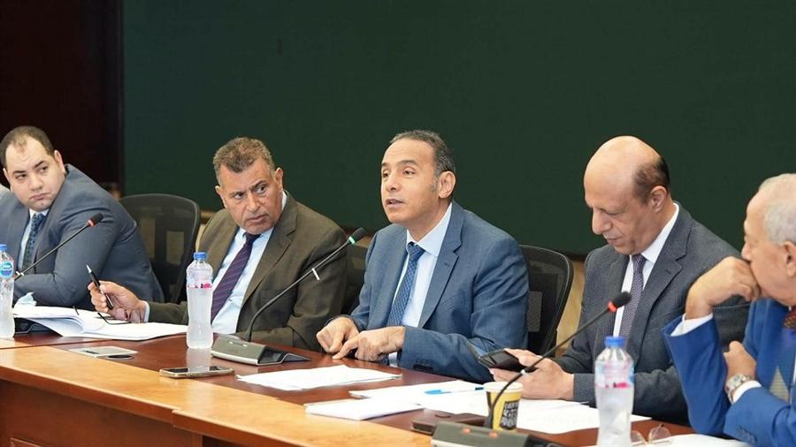 الرقابة المالية تبدأ تنسيق مع الضرائب والبورصة لحسم الملفات الضريبية